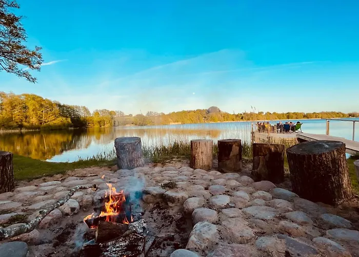 Tiny Igloo Frodo Belau